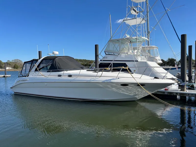 Slide: The Image of Sea Ray 410 Express Cruiser - 3