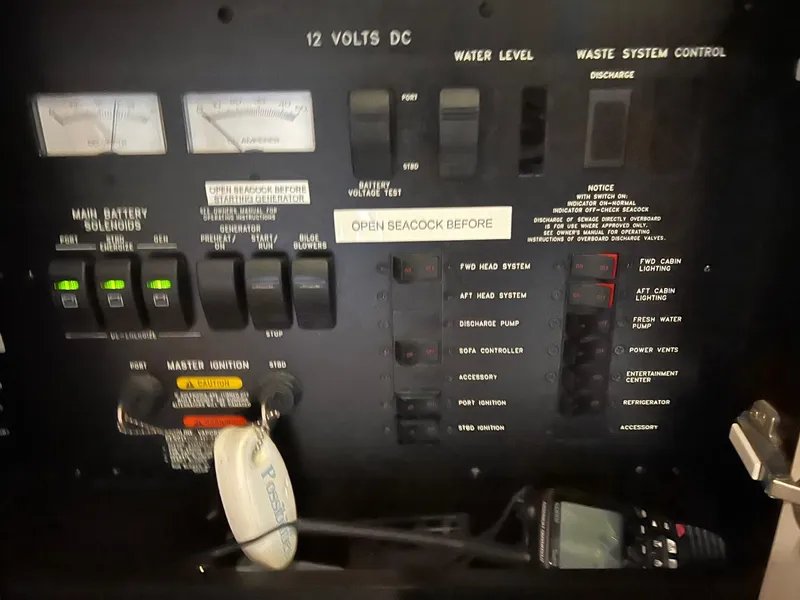 Slide: The Image of Sea Ray 410 Express Cruiser - 34