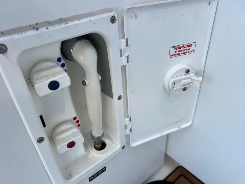 Slide: The Image of Sea Ray 410 Express Cruiser - 36