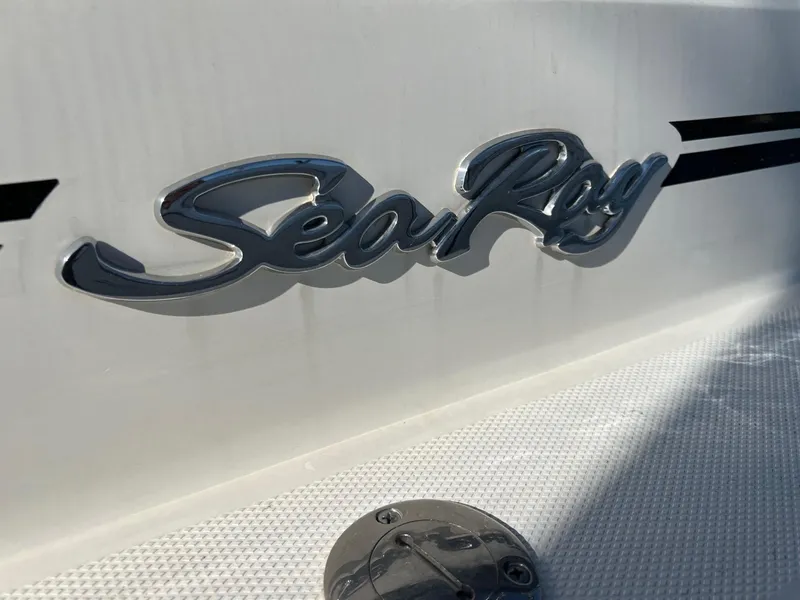 Slide: The Image of Sea Ray 410 Express Cruiser - 37