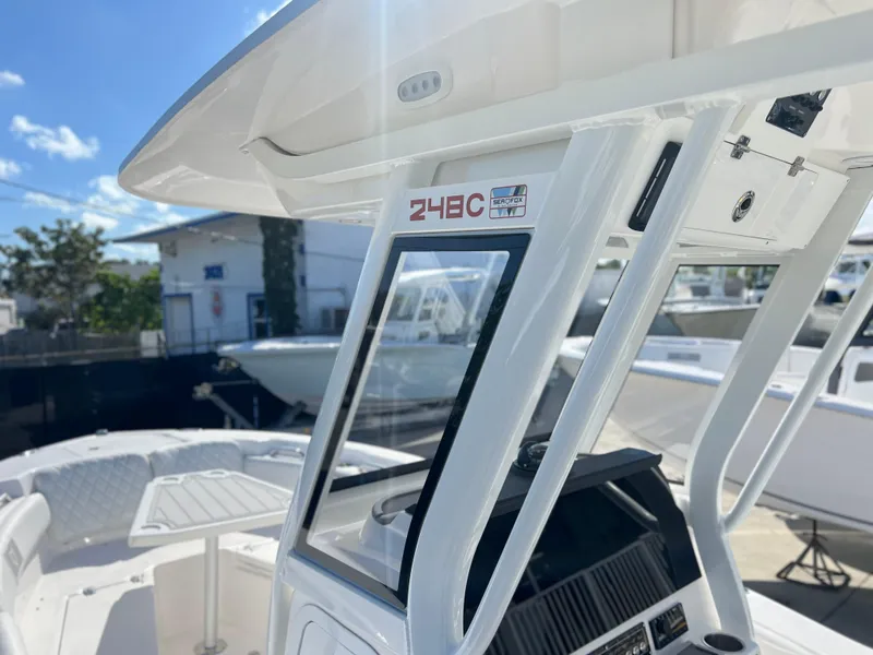 Slide: The Image of Sea Fox 248 Commander 2025 - 56