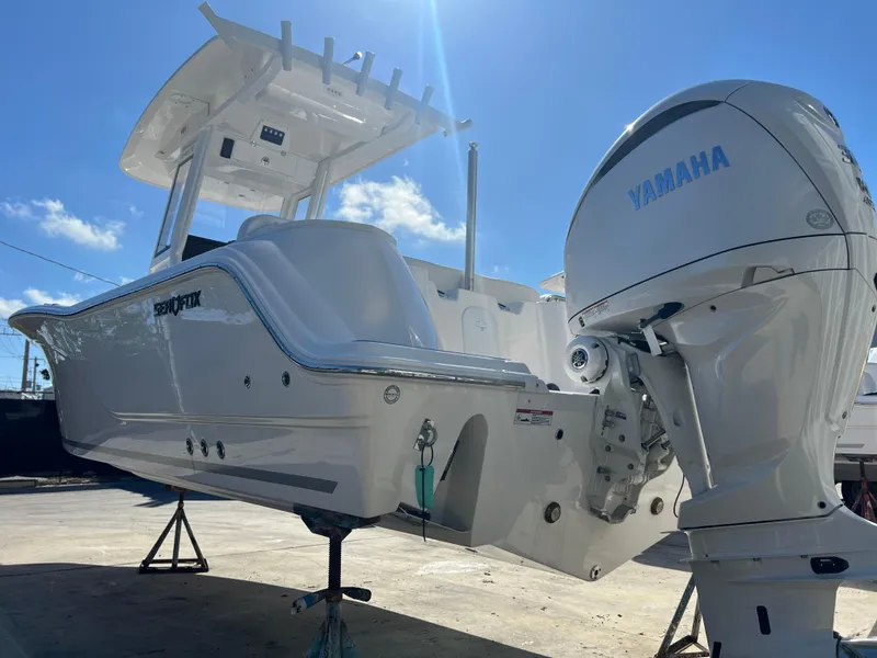 Slide: The Image of Sea Fox 248 Commander 2025 - 57