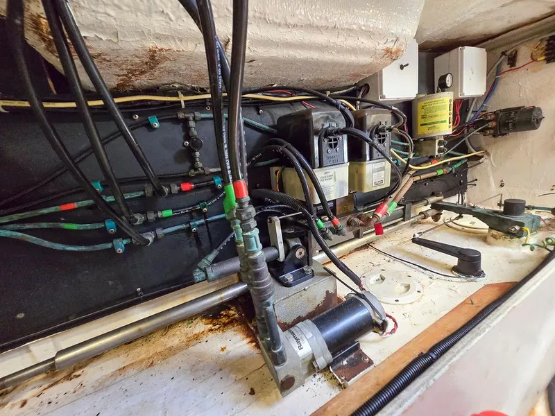 Slide: The Image of Viking 56 Sport Cruiser 1998 - 54