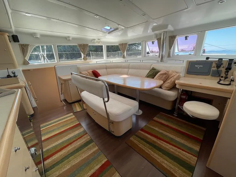 Slide: The Image of Salon Dinette - 28