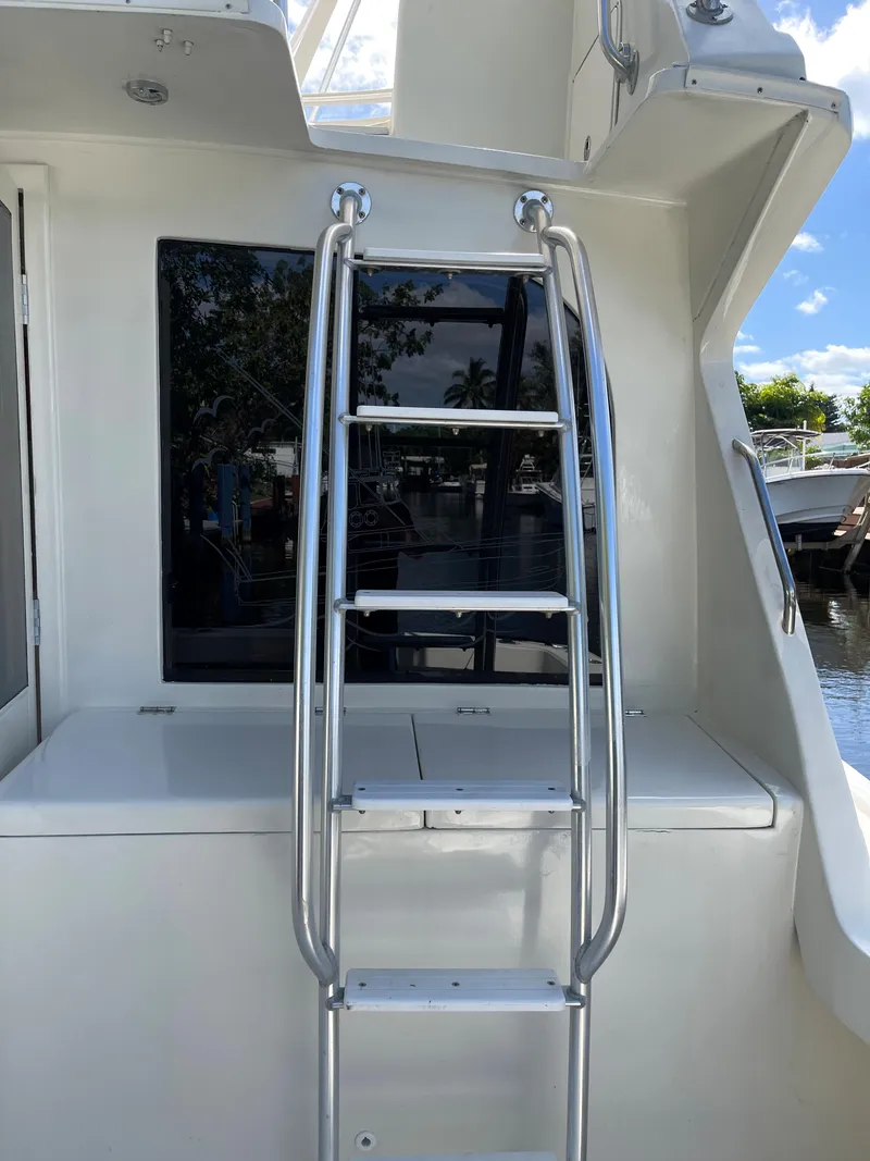 Slide: The Image of 36 Blackfin Convertible - 18