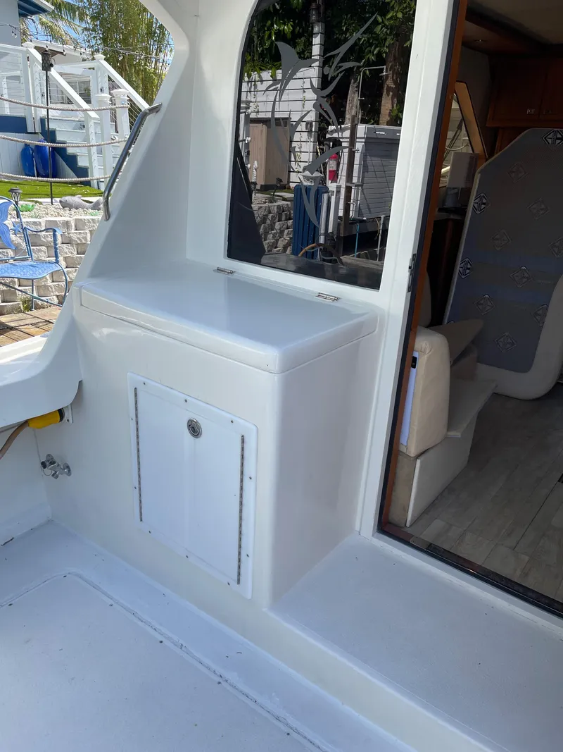 Slide: The Image of 36 Blackfin Convertible - 19