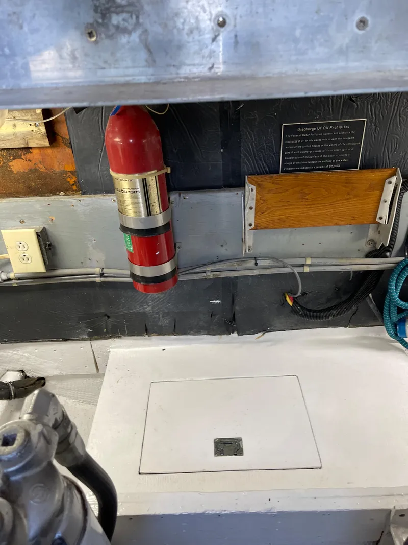 Slide: The Image of 36 Blackfin Convertible - 22