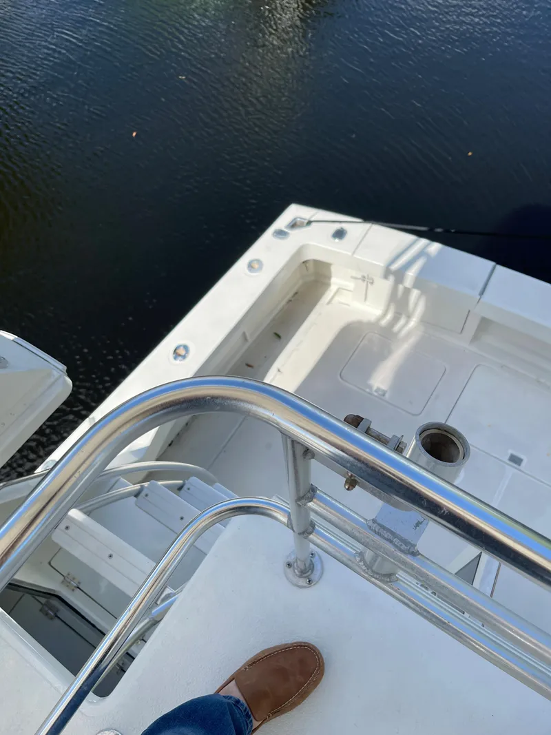 Slide: The Image of 36 Blackfin Convertible - 23