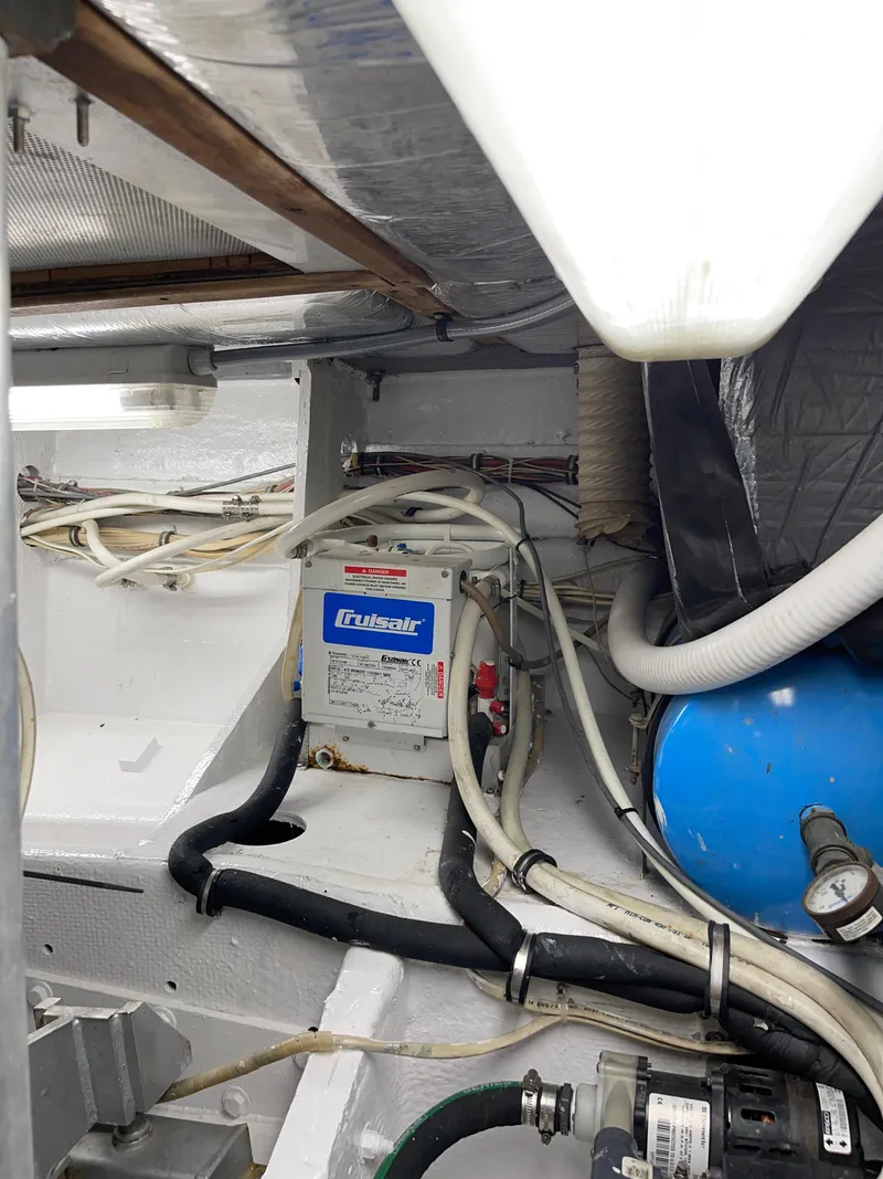 Slide: The Image of 36 Blackfin Convertible - 64