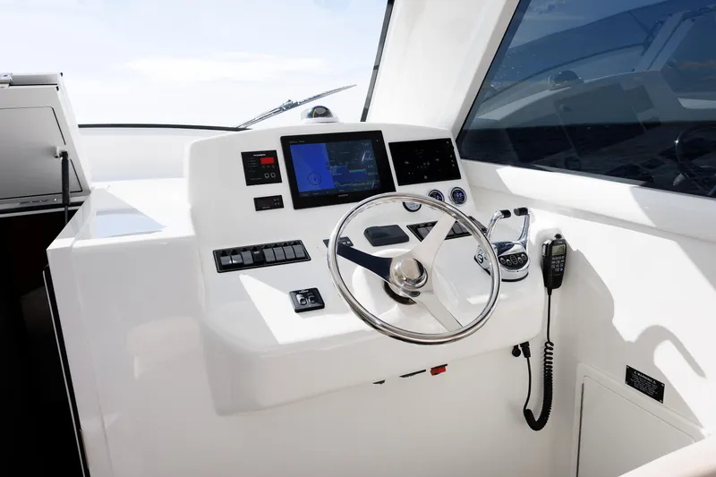 Slide: The Image of 2018 Viking FIVE FISH - Helm Station - 14