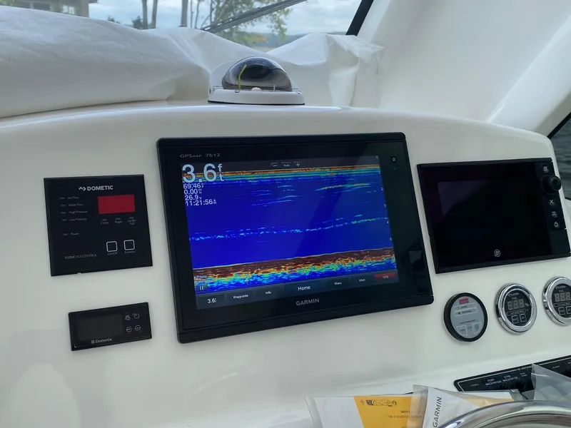 Slide: The Image of 2018 Viking FIVE FISH - Helm Electronics - 15