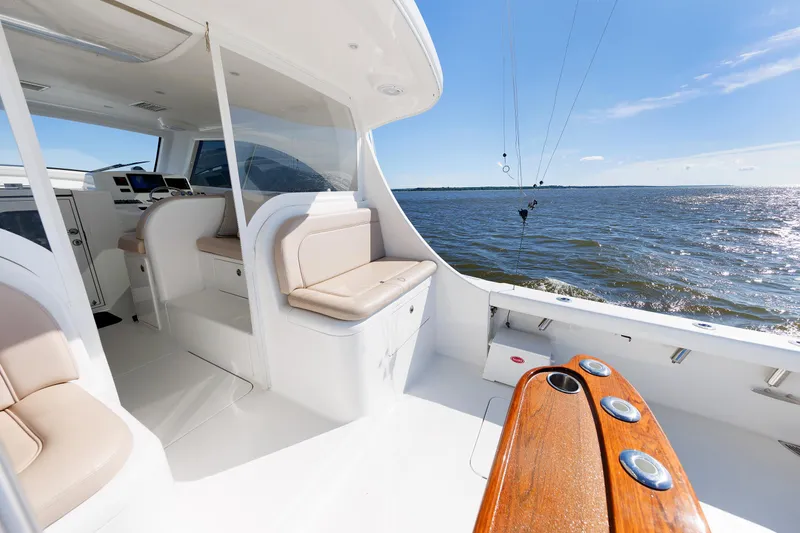 Slide: The Image of 2018 Viking FIVE FISH - Cockpit & Seating - 27