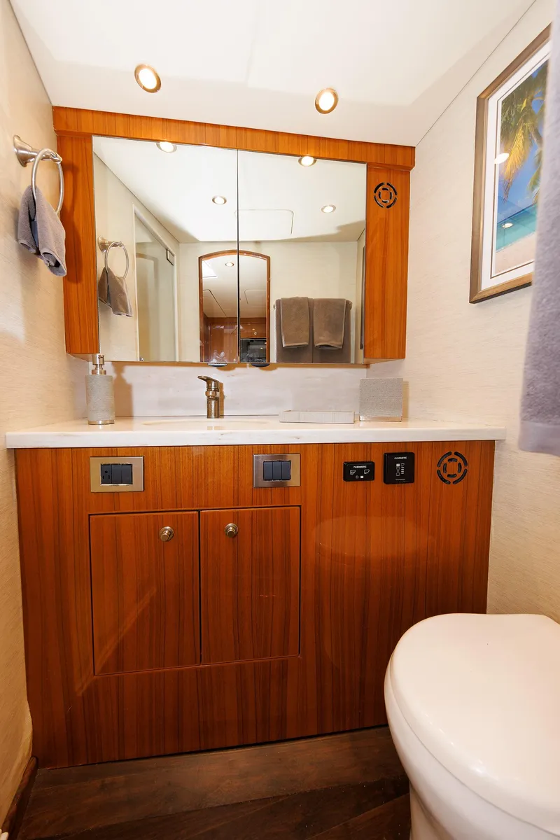 Slide: The Image of 2018  Viking FIVE FISH - Head & Vanity - 7