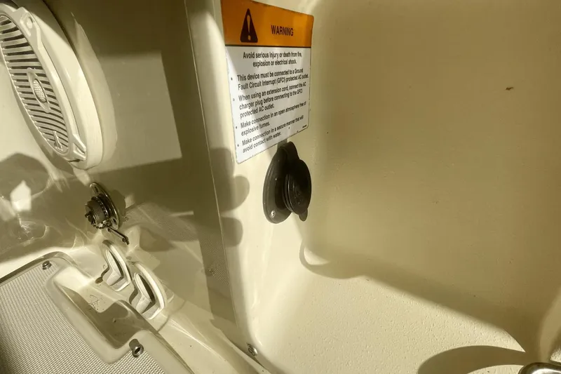 Slide: The Image of Chris-Craft Catalina 27 2019 - 62