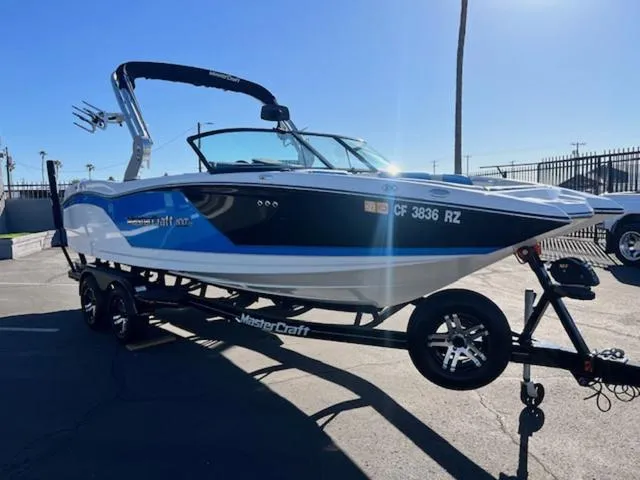 Slide: The Image of MasterCraft NXT22 2018 - 4