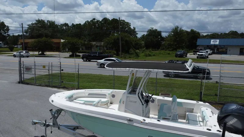 Slide: The Image of Robalo R202 Explorer 2025 - 5