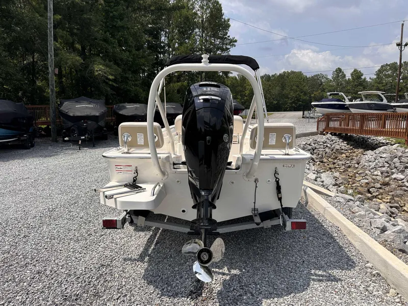 Slide: The Image of Boston Whaler 170 Montauk 2025 - 7