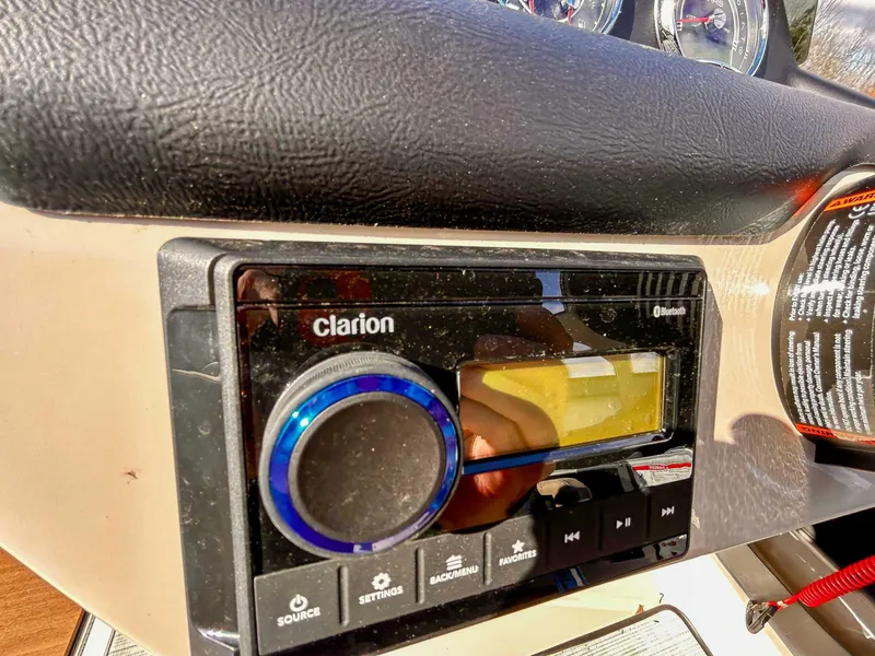 Slide: The Image of Harris CRUISER 230 SL 2025 - 18