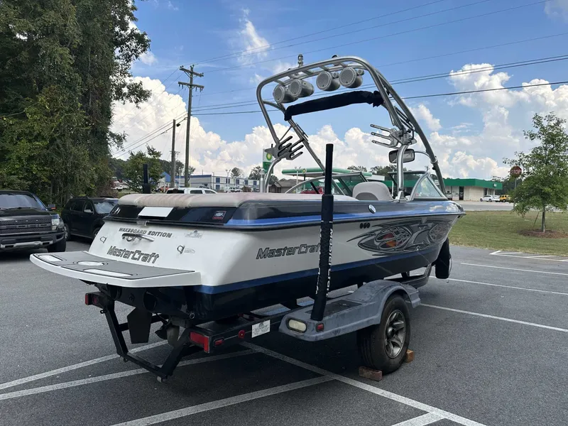 Slide: The Image of MasterCraft X2 Wakeboard Edition 2005 - 6