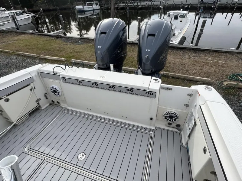 Slide: The Image of Hydra-Sports 3300VX Vector 2005 - 10