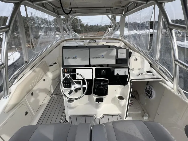 Slide: The Image of Hydra-Sports 3300VX Vector 2005 - 3