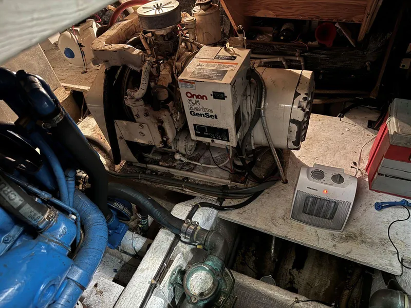 Slide: The Image of Chris-Craft 426 Catalina 1988 - 56