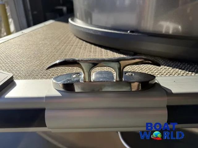Slide: The Image of Close-up of a cleat on a 2025 Bentley Pontoons Legacy 223 Navigator Tritoon. - 36