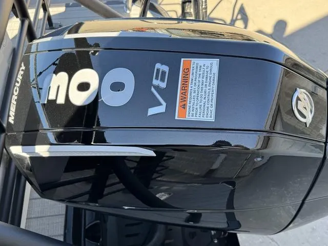 Slide: The Image of Mercury 400 V8 outboard engine on 2025 Starcraft CX 23 RL boat. - 20