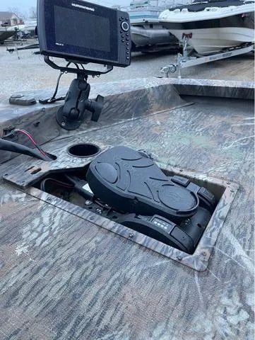 Slide: The Image of 2022 G3 Sportsman 1710 boat with fish finder and pedal control. - 14