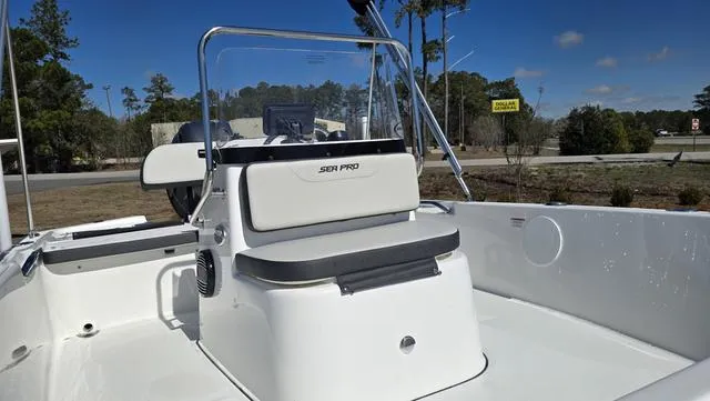 Slide: The Image of Sea Pro 172 Bay 2025 - 10