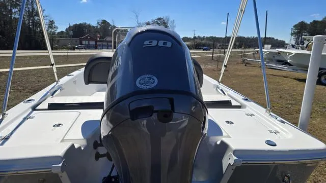 Slide: The Image of Sea Pro 172 Bay 2025 - 6