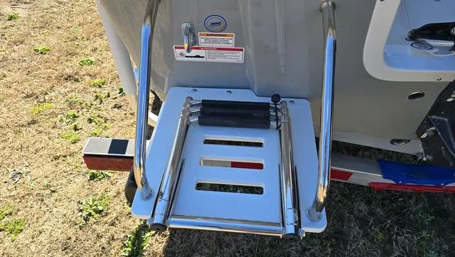 Slide: The Image of Sea Pro 172 Bay 2025 - 7