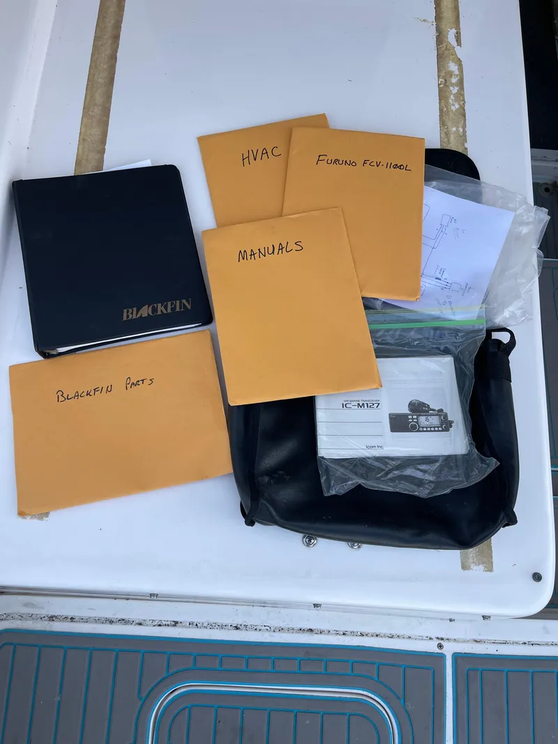 Slide: The Image of Blackfin 33 Convertible 1995 - 53