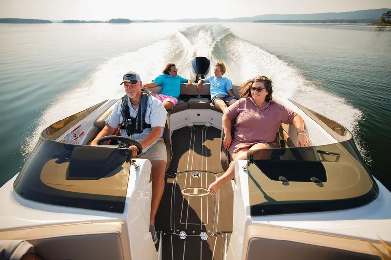 Slide: The Image of Tahoe 210 S 2025 - 100