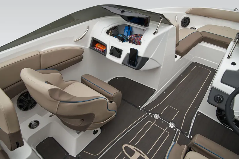 Slide: The Image of Tahoe 210 S 2025 - 33