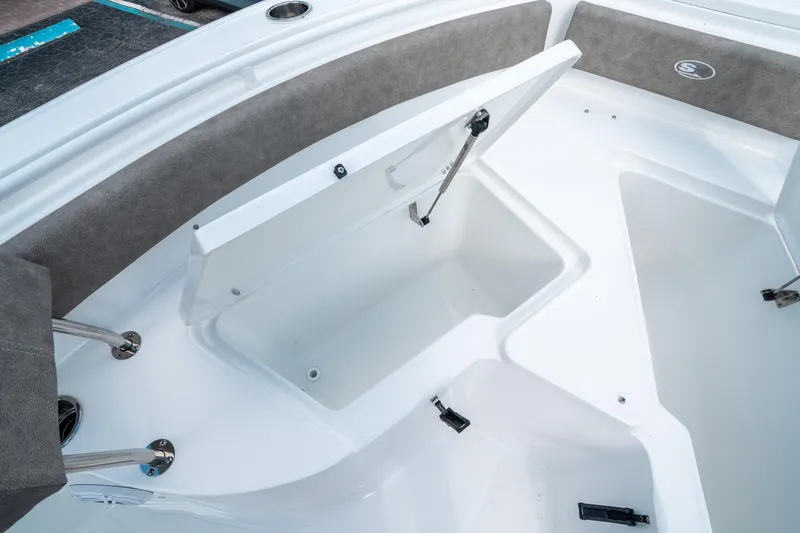 Slide: The Image of Sea Hunt Ultra 235 SE 2025 - 30