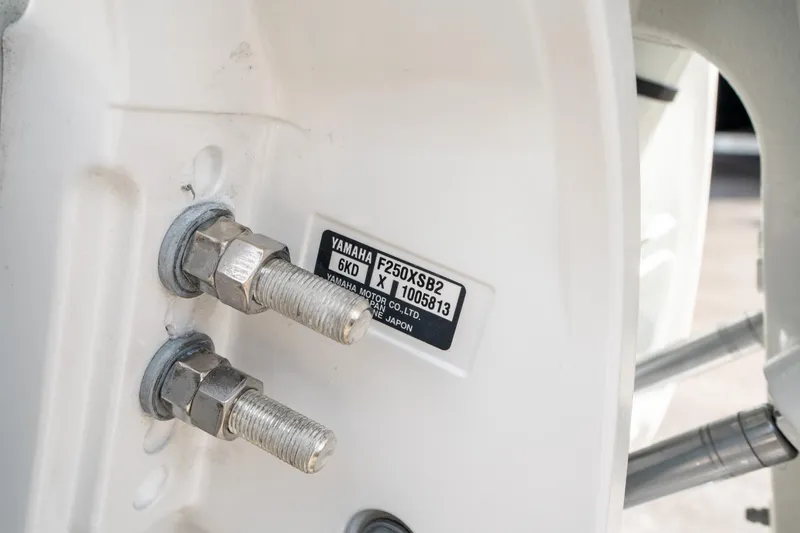 Slide: The Image of Sea Hunt Ultra 235 SE 2025 - 34