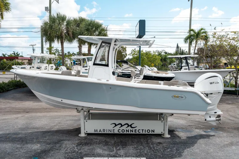 Slide: The Image of Sea Hunt Ultra 235 SE 2025 - 5