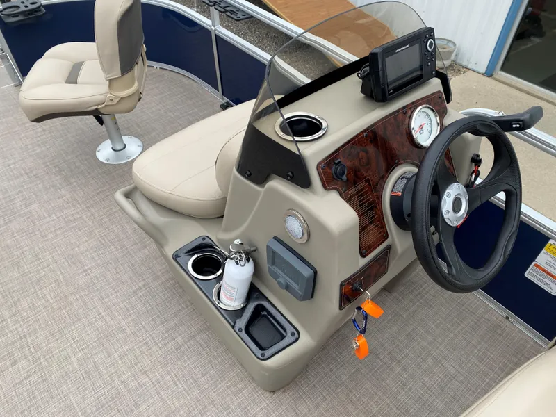 Slide: The Image of Sun Tracker Bass Buggy 16 XL Select 2024 - 26