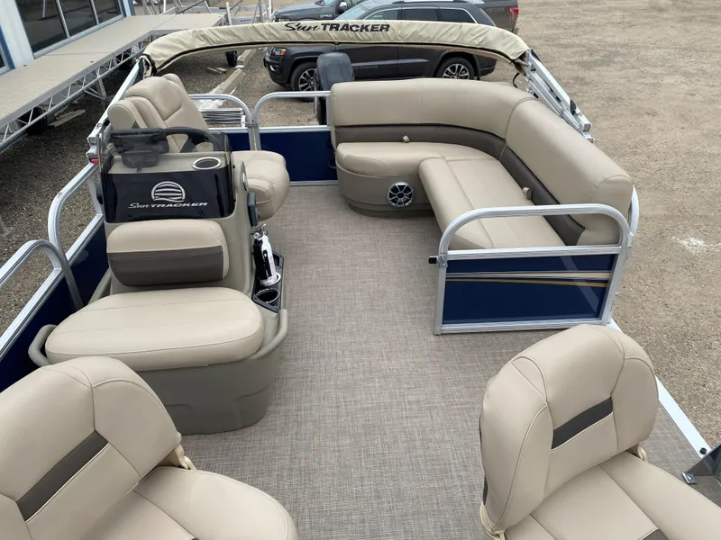 Slide: The Image of Sun Tracker Bass Buggy 16 XL Select 2024 - 7