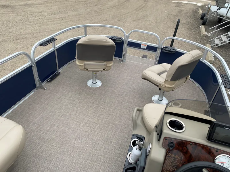 Slide: The Image of Sun Tracker Bass Buggy 16 XL Select 2024 - 9