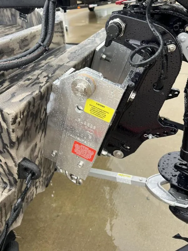 Slide: The Image of 2025 Havoc Boats 1656 VJST motor mount detail with wet surface. - 11