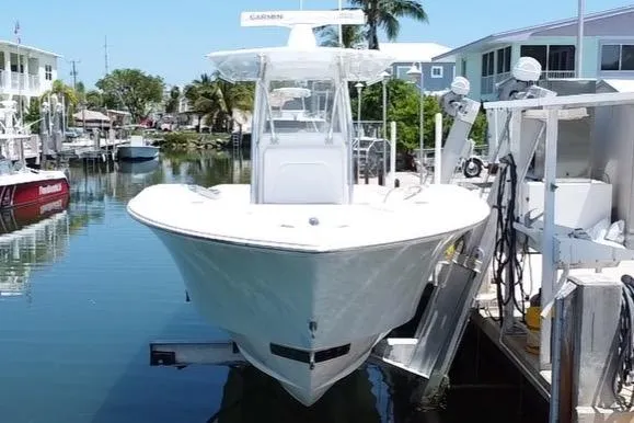 Slide: The Image of Invincible 33 Open Fisherman 2019 - 10