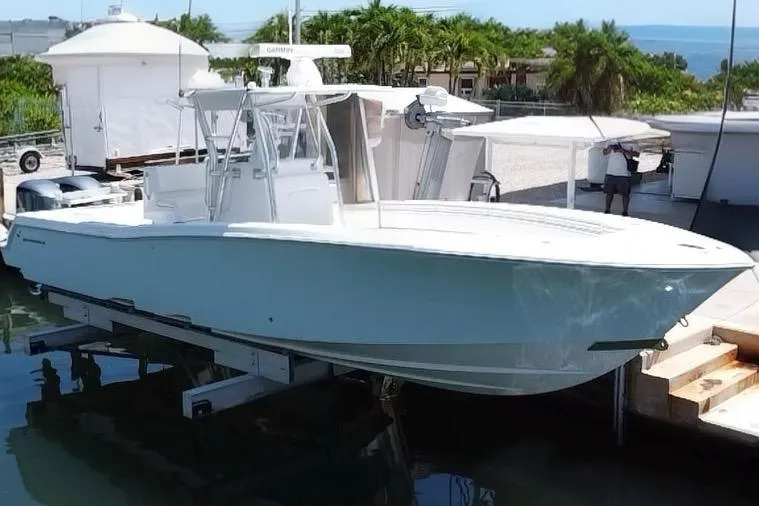 Slide: The Image of Invincible 33 Open Fisherman 2019 - 9