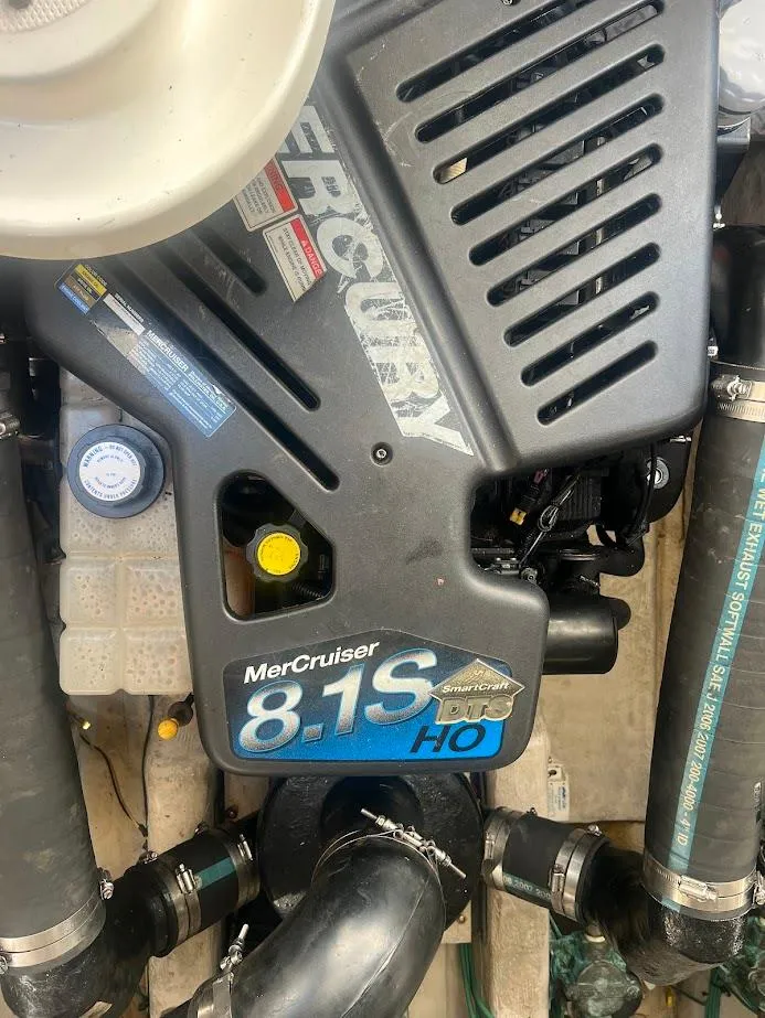 Slide: The Image of MerCruiser 8.1S HO engine in a 2008 Sea Ray 38 Sundancer boat. - 45