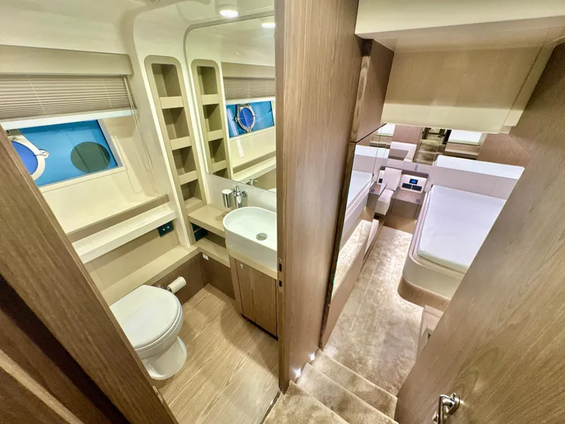 Slide: The Image of Ferretti 550 2022 - 115