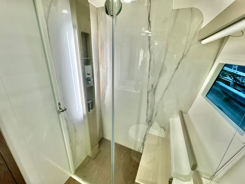 Slide: The Image of Ferretti 550 2022 - 118