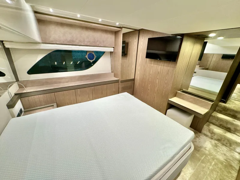 Slide: The Image of Ferretti 550 2022 - 121