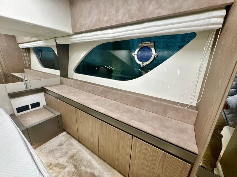 Slide: The Image of Ferretti 550 2022 - 122