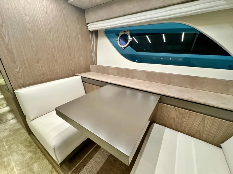 Slide: The Image of Ferretti 550 2022 - 124